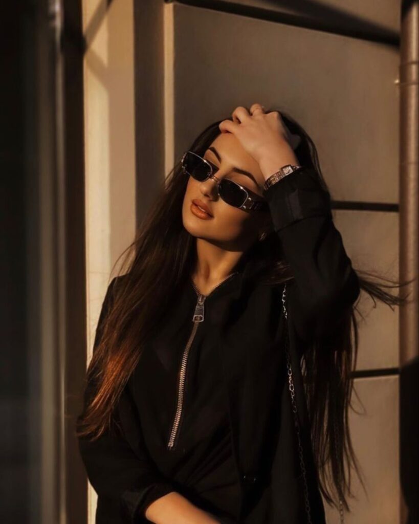 Stylish attitude girl dp